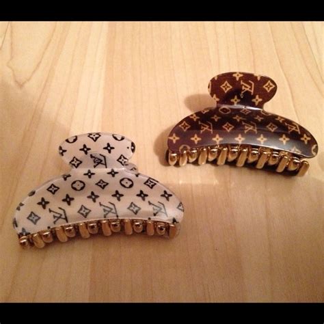 lv hair clip